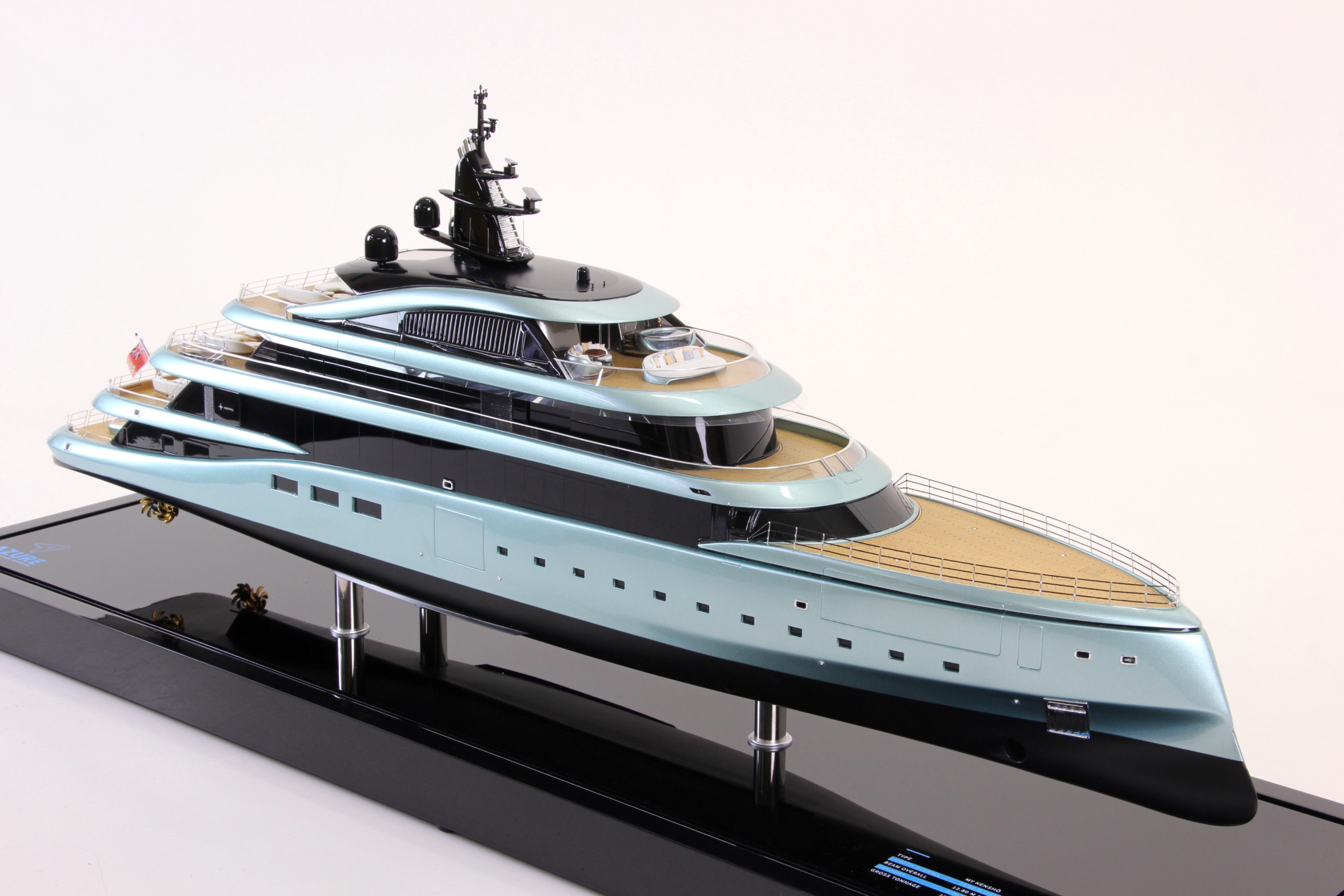 Azure Kensho Yacht 1:75