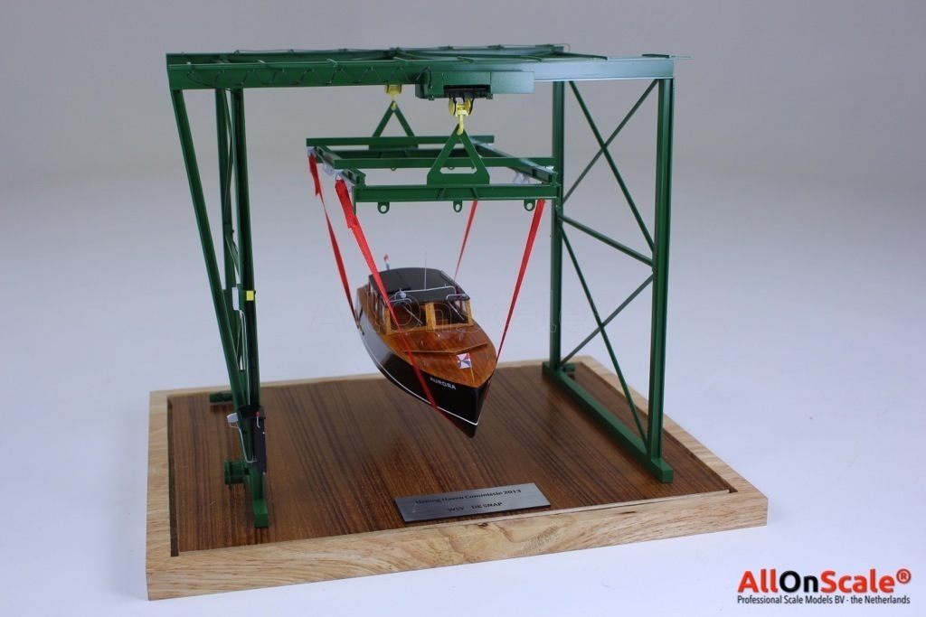 Boat lifting crane 1:35