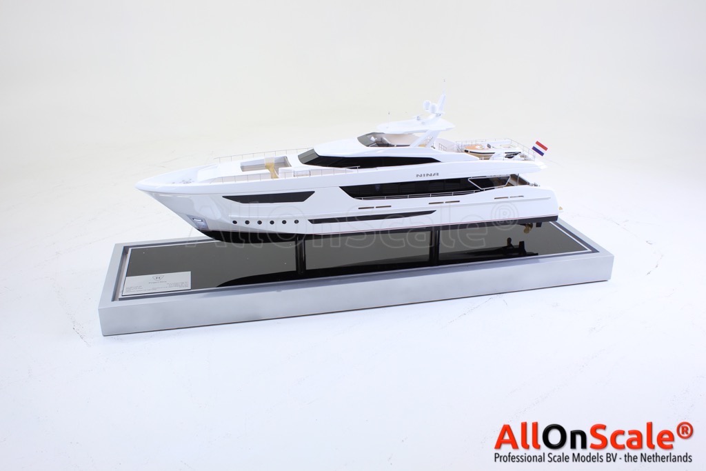Heesen Yachts “Nina” 1:50