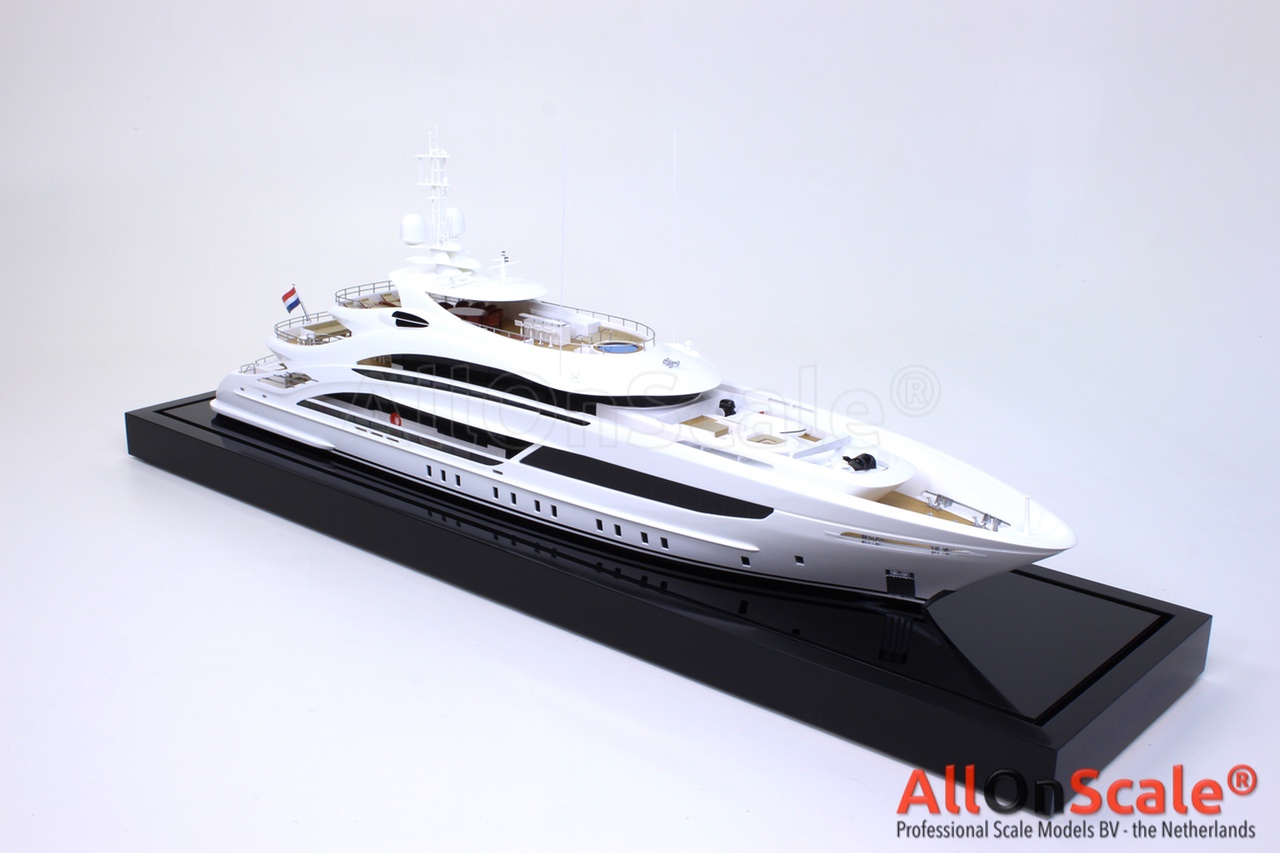 Heesen Yacht 18350 Scale 1:50