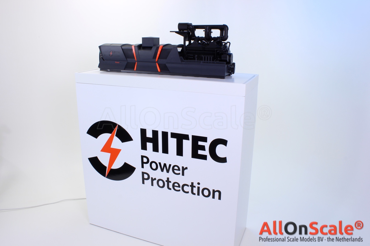 Hitec PowerPRO2700 1:10 with display furniture