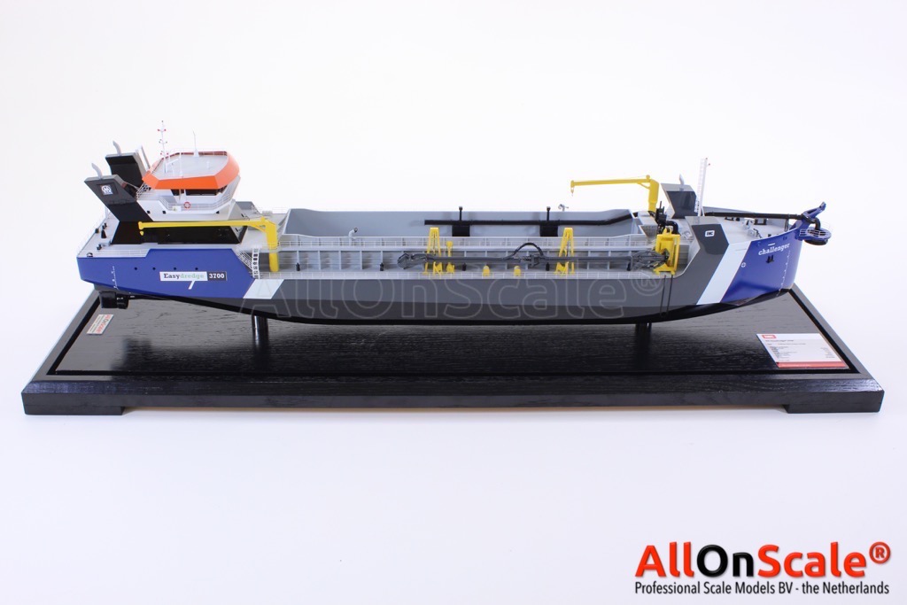 Royal IHC EasyDredge2700-Blue 1:100