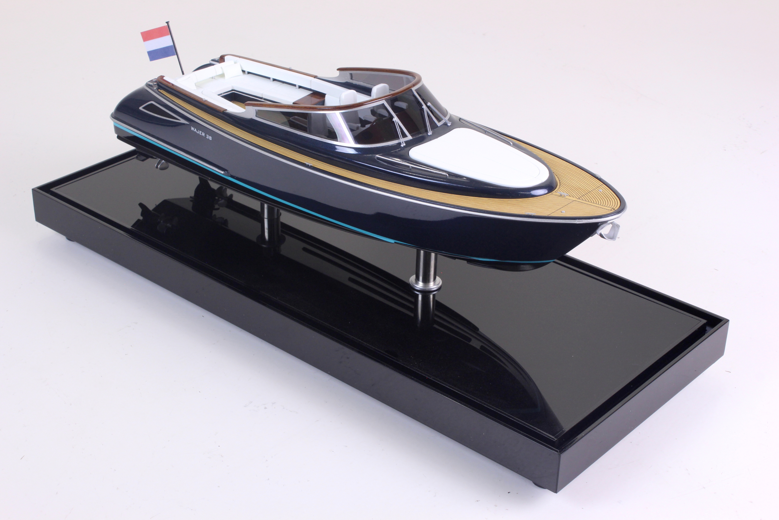 De Pree Group, Wajer 38, 1:25